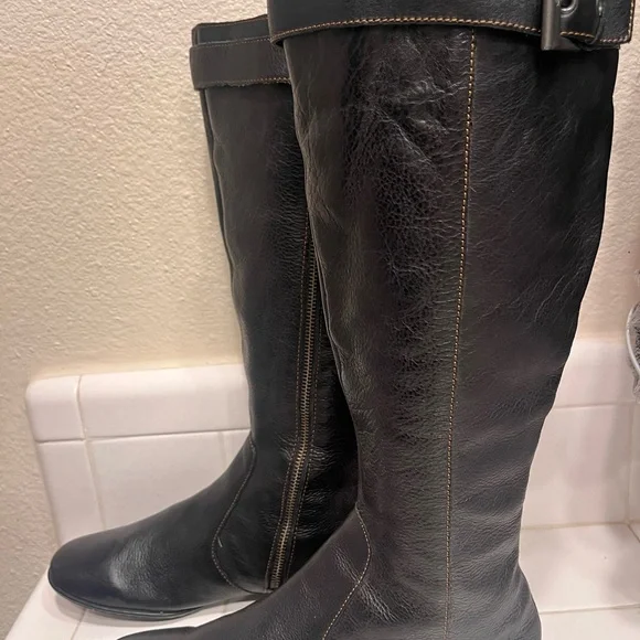 BORN Black Leather Boots - Picture 2 of 12